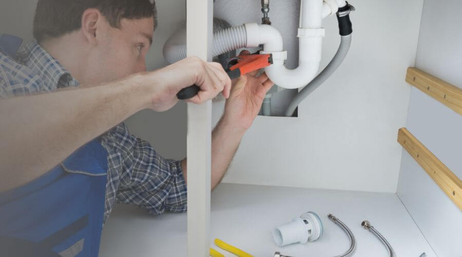 Expert burst pipe repair services in Aurora, KS